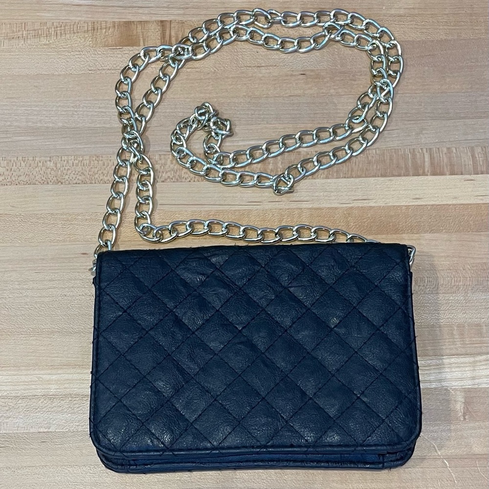 LULU black crossbody